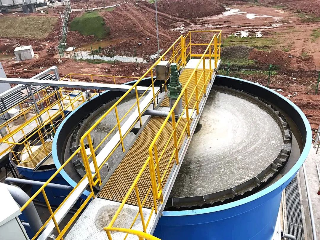 1744683097638946.jpg 640.jpg